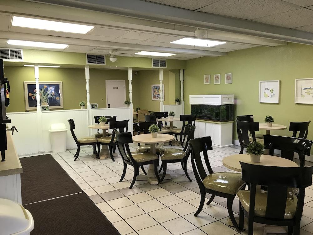 Quality Inn Tampa Lake Magdalene Extérieur photo