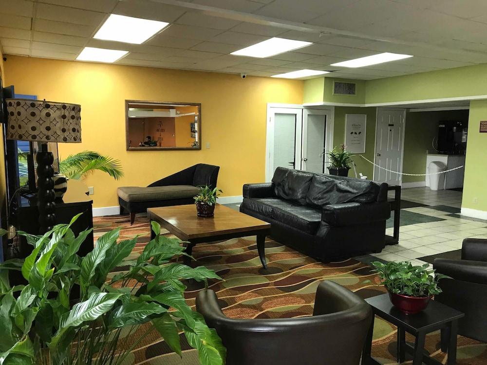 Quality Inn Tampa Lake Magdalene Extérieur photo