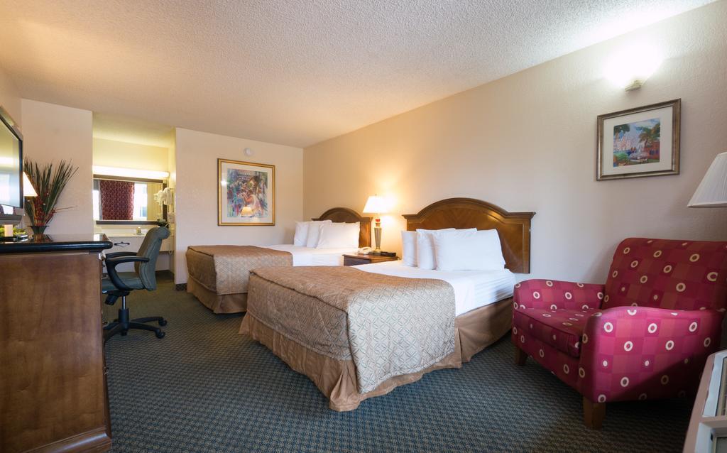 Quality Inn Tampa Lake Magdalene Extérieur photo