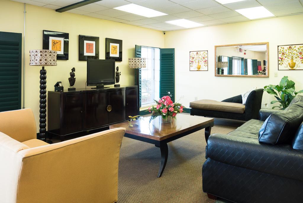 Quality Inn Tampa Lake Magdalene Extérieur photo