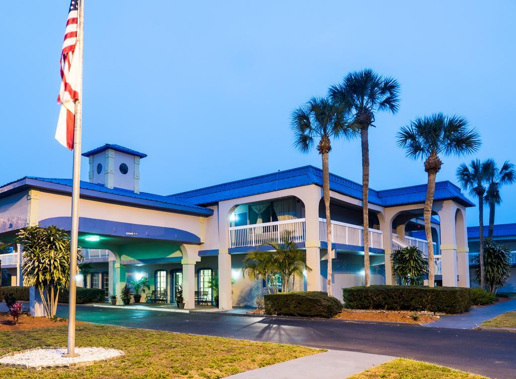 Quality Inn Tampa Lake Magdalene Extérieur photo